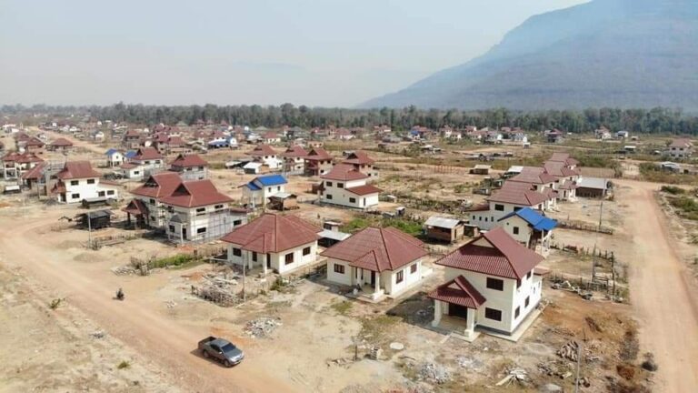 ມອບເຮືອນຢູ່ຖາວອນ 153 ຫລັງໃຫ້ປະຊາຊົນ ເມືອງສະຫນາມໄຊ
